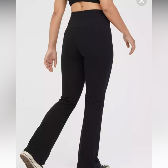 OFFLINE By Aerie OG High Waisted Flare Legging medium perfect condition NWOT - Picture 2 of 3